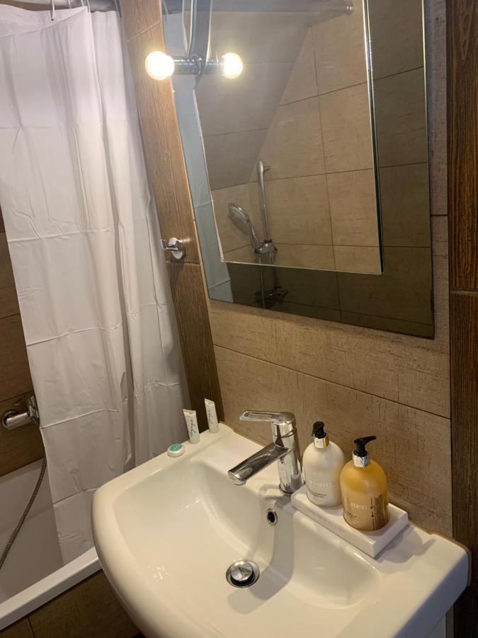 Pokoje Sunshine World Suites 자코파네 외부 사진