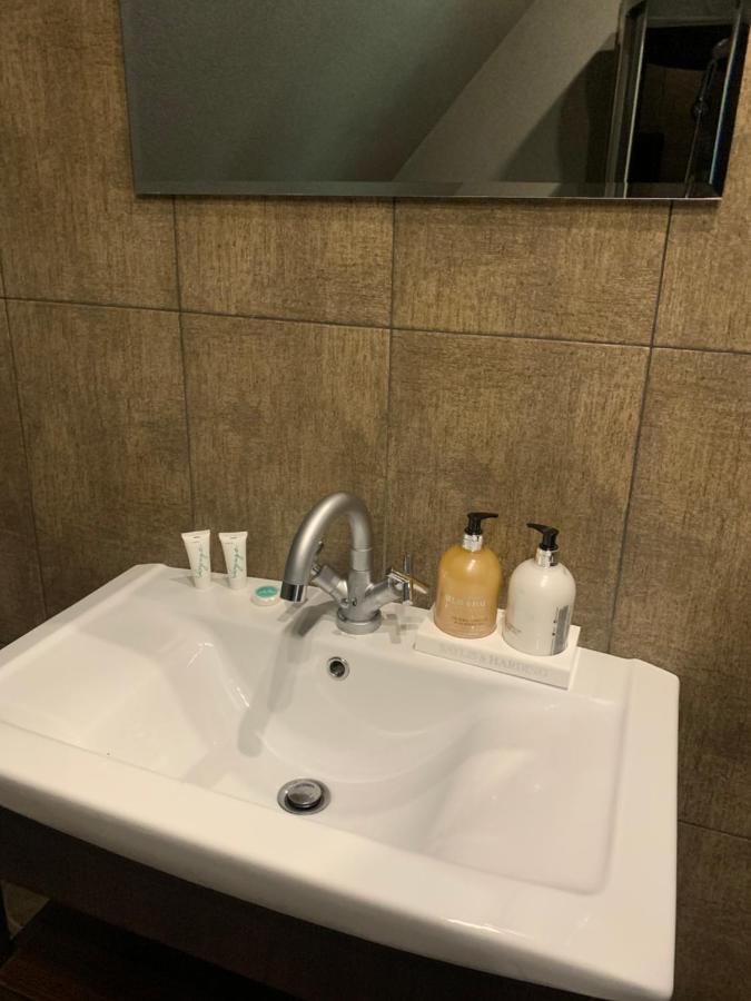 Pokoje Sunshine World Suites 자코파네 외부 사진